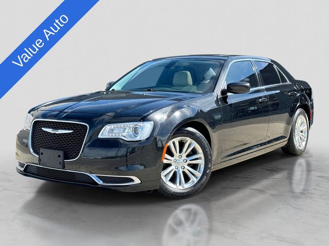 2017 Chrysler 300 Limited RWD photo