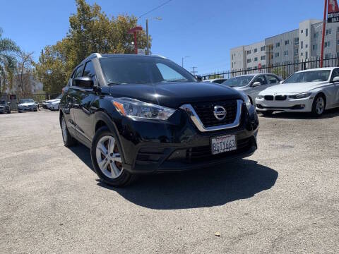 2018 Nissan Kicks S FWD photo