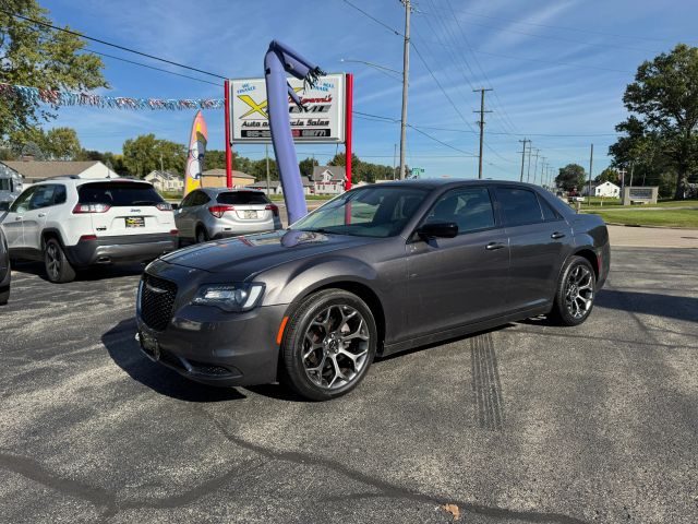 2018 Chrysler 300 Touring RWD photo