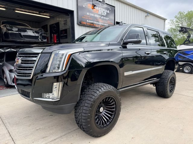 2019 Cadillac Escalade Platinum 4WD photo
