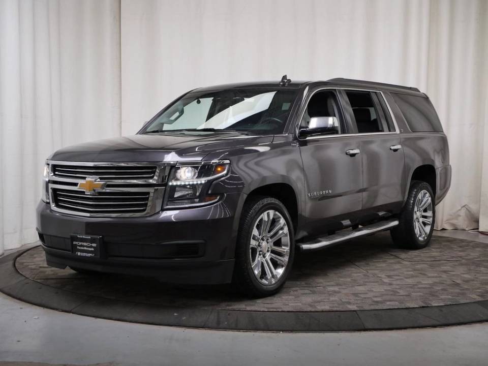 2017 Chevrolet Suburban LT 4WD photo