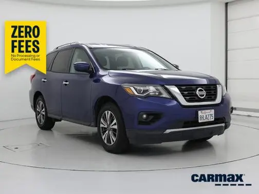 2017 Nissan Pathfinder SV FWD photo