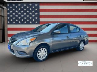 2017 Nissan Versa SV FWD photo