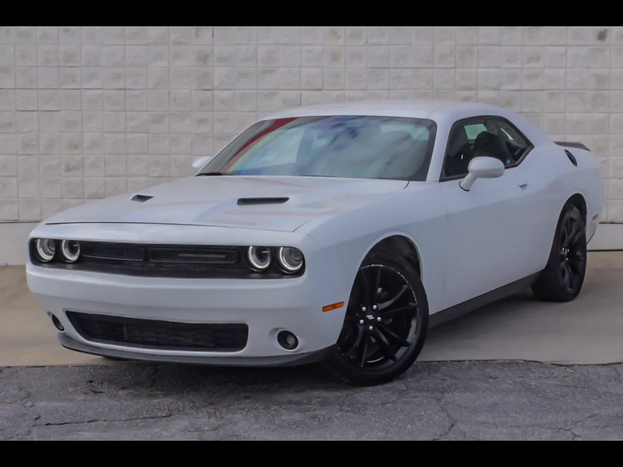 2018 Dodge Challenger SXT RWD photo