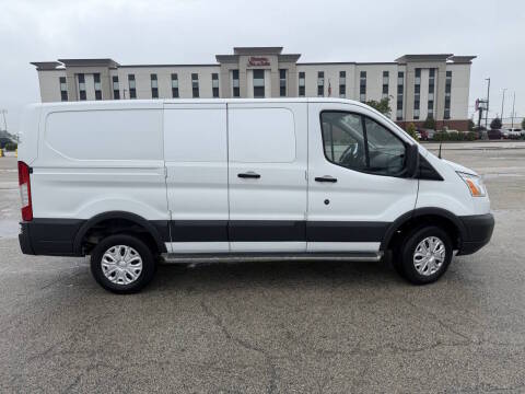 2017 Ford Transit Van RWD photo