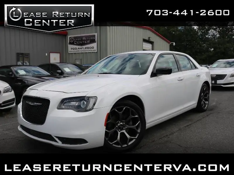 2018 Chrysler 300 Touring RWD photo