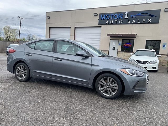 2017 Hyundai Elantra SE FWD photo