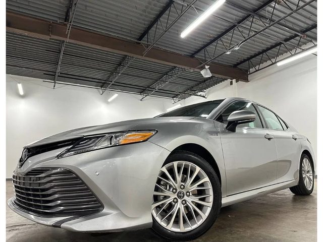 2018 Toyota Camry Hybrid XLE FWD photo