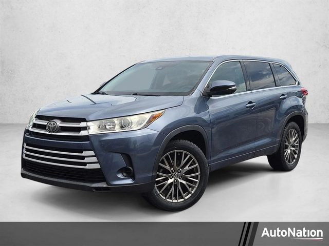 2018 Toyota Highlander LE FWD photo