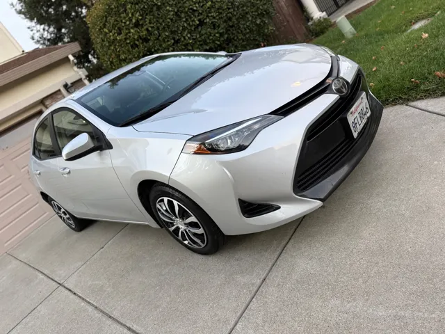 2019 Toyota Corolla LE FWD photo
