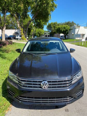 2018 Volkswagen Passat R-Line FWD photo