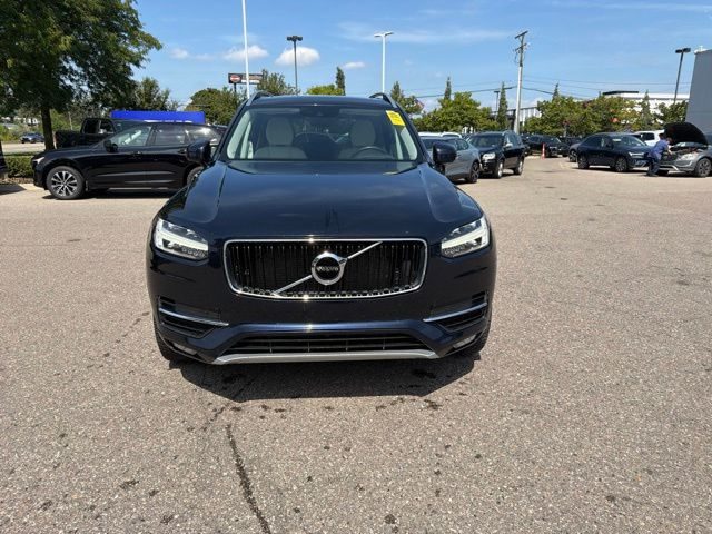 2019 Volvo XC90 Momentum AWD photo