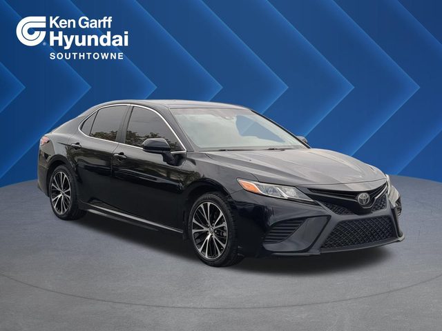 2018 Toyota Camry SE FWD photo
