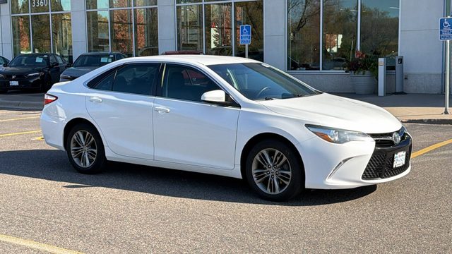 2015 Toyota Camry SE FWD photo