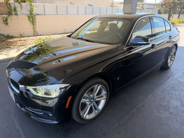 2018 BMW 3 Series 330e iPerformance RWD photo