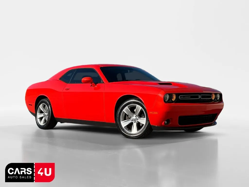 2017 Dodge Challenger SXT RWD photo
