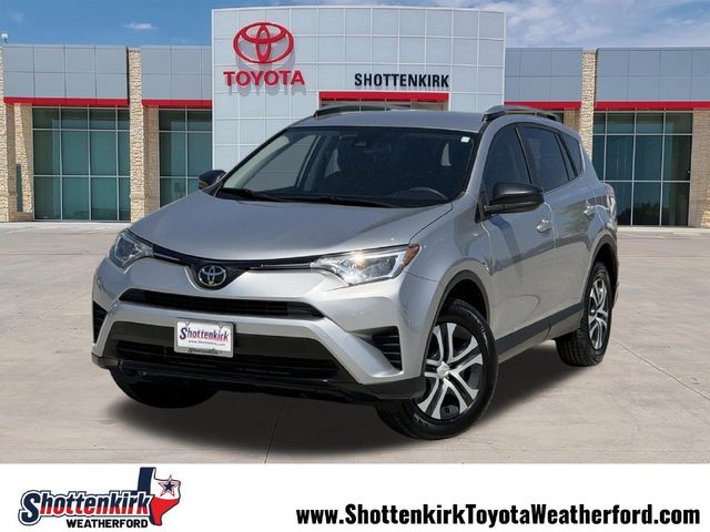 2018 Toyota RAV4 LE FWD photo