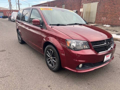 2019 Dodge Grand Caravan SXT FWD photo