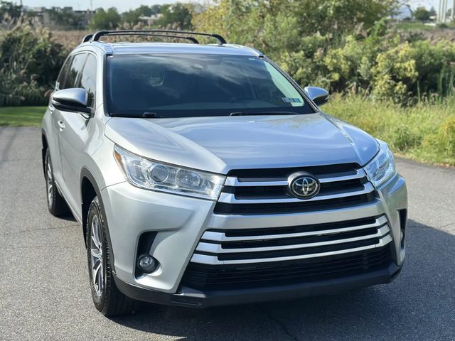 2018 Toyota Highlander XLE AWD photo