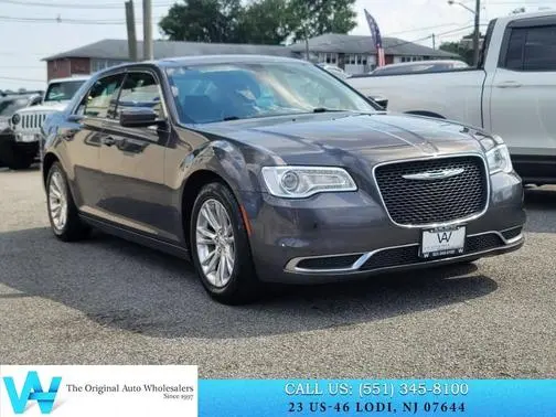 2017 Chrysler 300 Limited RWD photo