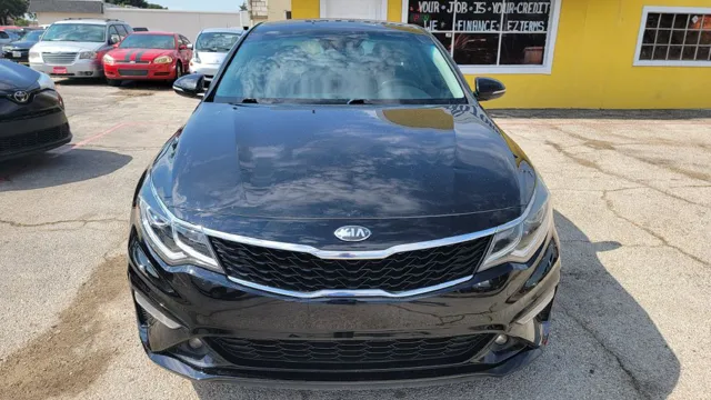 2019 Kia Optima S FWD photo