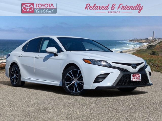 2018 Toyota Camry SE FWD photo