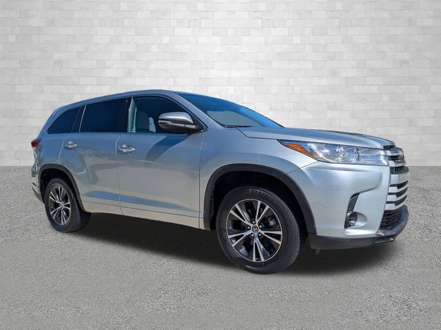 2018 Toyota Highlander LE FWD photo