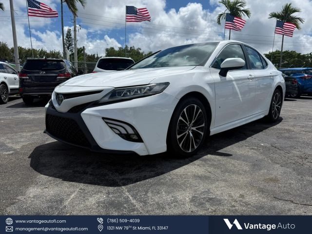 2018 Toyota Camry SE FWD photo
