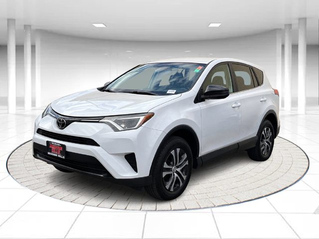 2018 Toyota RAV4 LE FWD photo