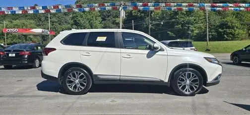 2018 Mitsubishi Outlander SE 4WD photo