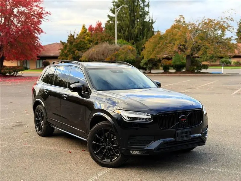 2019 Volvo XC90 Momentum AWD photo
