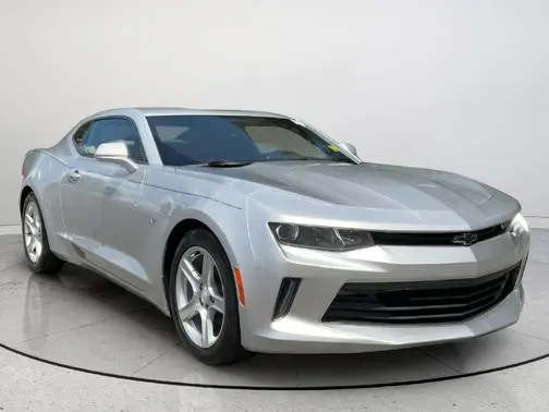 2018 Chevrolet Camaro 1LT RWD photo