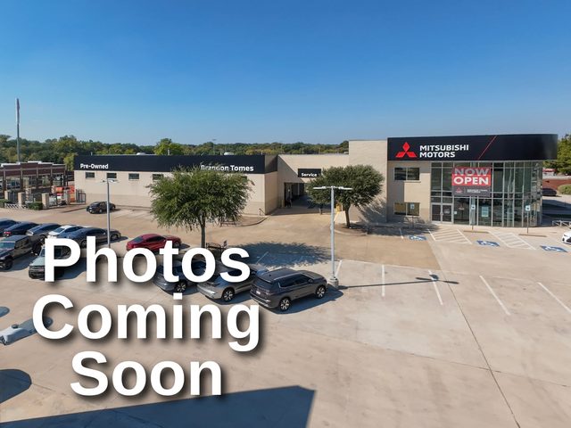 2018 Nissan Kicks SR FWD photo