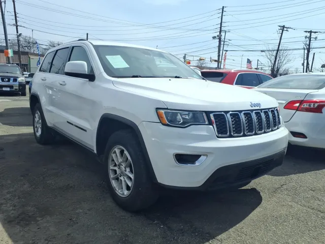 2018 Jeep Grand Cherokee Laredo E 4WD photo