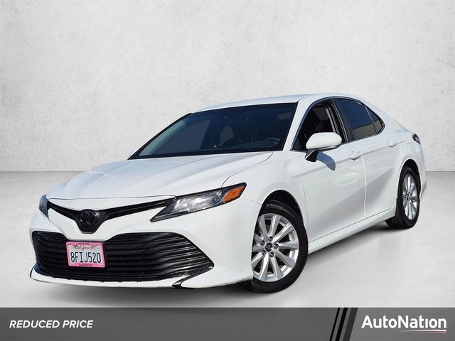 2018 Toyota Camry LE FWD photo