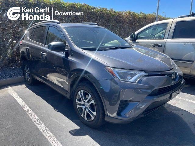 2018 Toyota RAV4 LE AWD photo