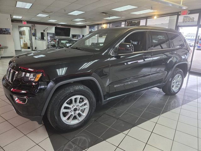 2018 Jeep Grand Cherokee Laredo E 4WD photo
