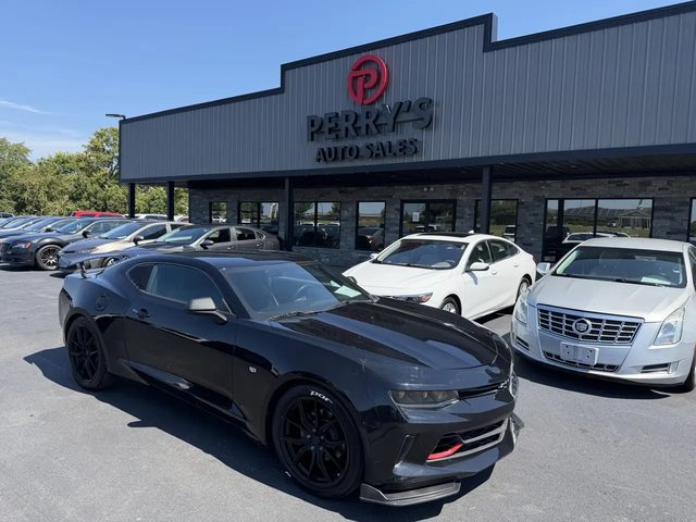 2017 Chevrolet Camaro 1LT RWD photo