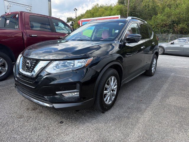 2018 Nissan Rogue SV FWD photo
