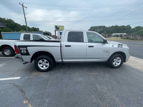 2019 Ram 1500 Express 4WD photo