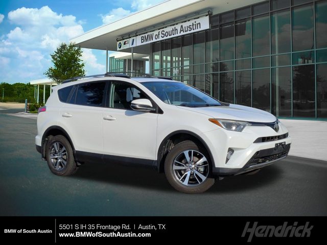 2018 Toyota RAV4 XLE FWD photo