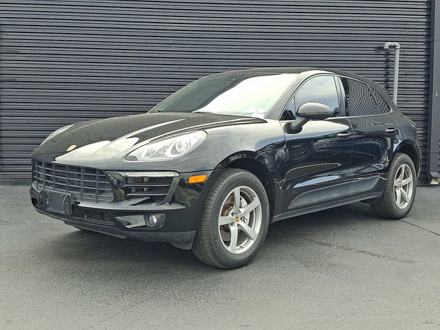 2018 Porsche Macan AWD photo