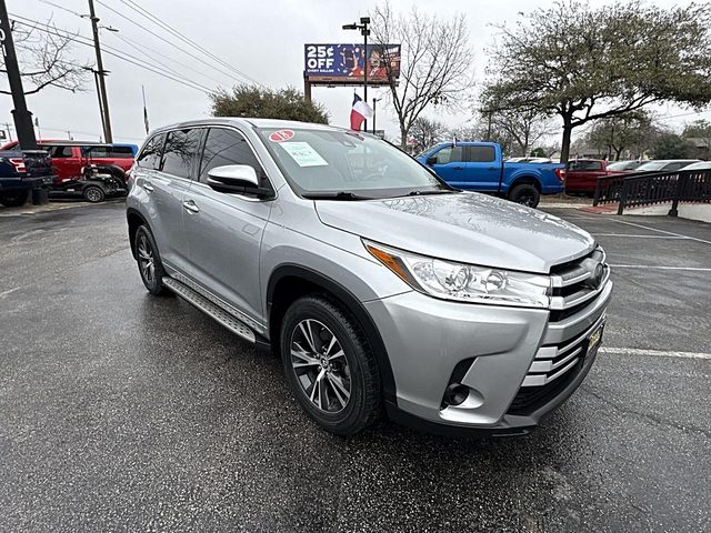 2018 Toyota Highlander LE FWD photo