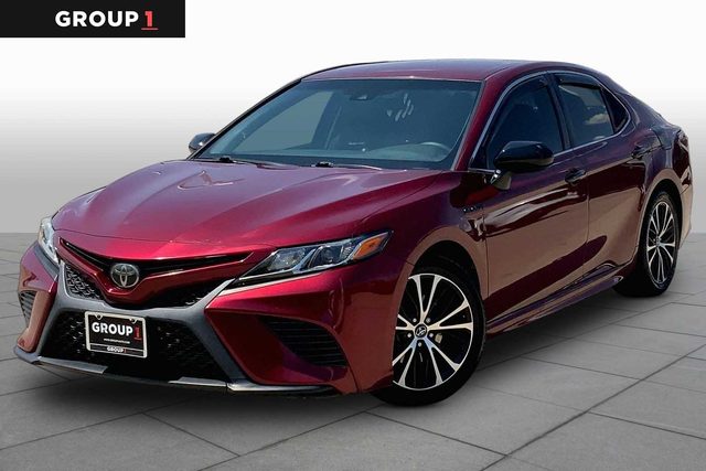 2018 Toyota Camry SE FWD photo
