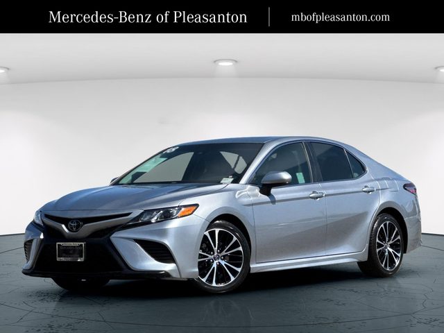 2018 Toyota Camry SE FWD photo