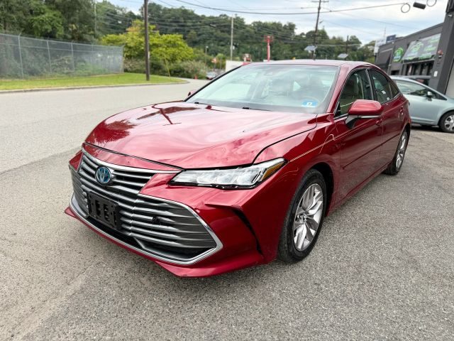 2019 Toyota Avalon Hybrid XLE FWD photo