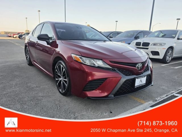 2018 Toyota Camry SE FWD photo