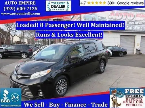 2019 Toyota Sienna XLE FWD photo