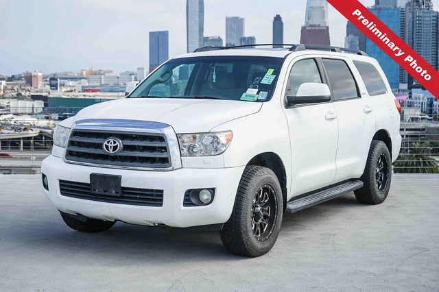 2017 Toyota Sequoia SR5 4WD photo