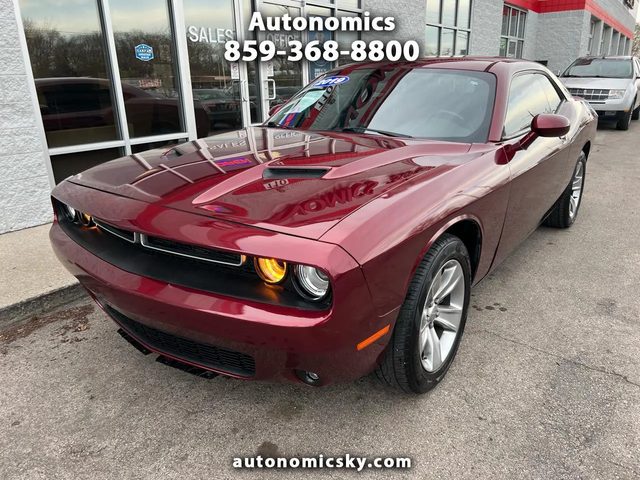 2019 Dodge Challenger SXT RWD photo